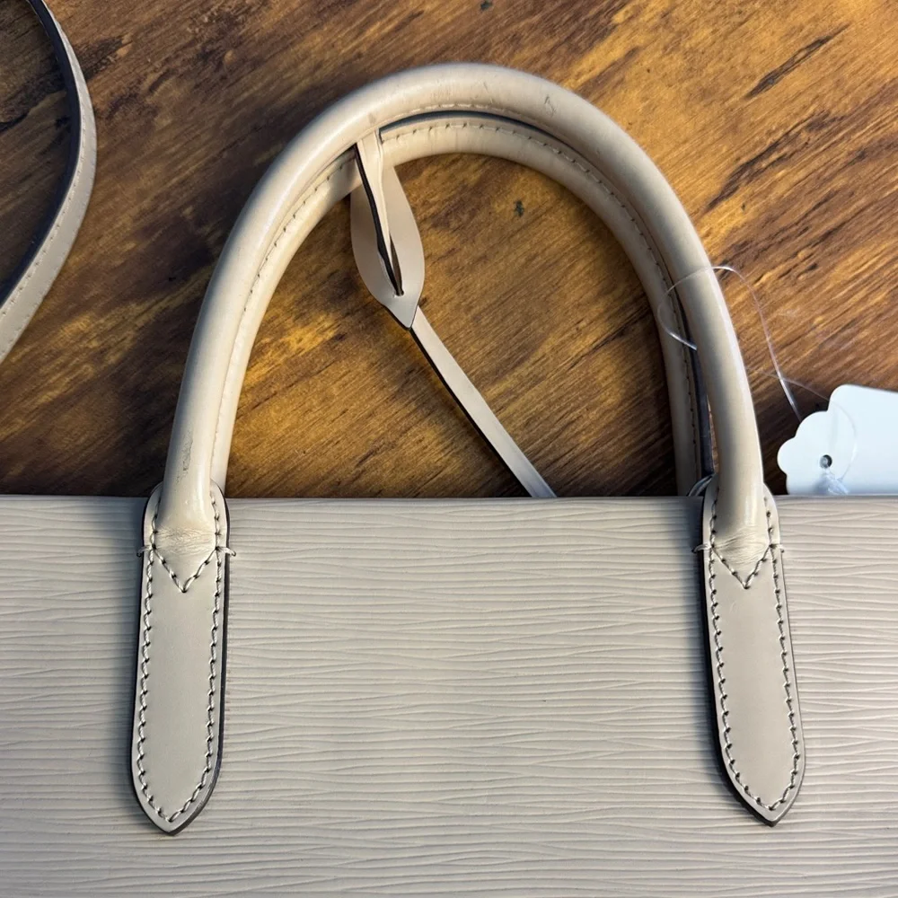 Authentic pre-loved Louis Vuitton Marly MM bag in Epi leather in color DUNE - Picture 8 of 12